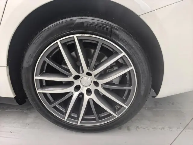 Maserati Ghibli 3.0T 350Hp standard version Country V
