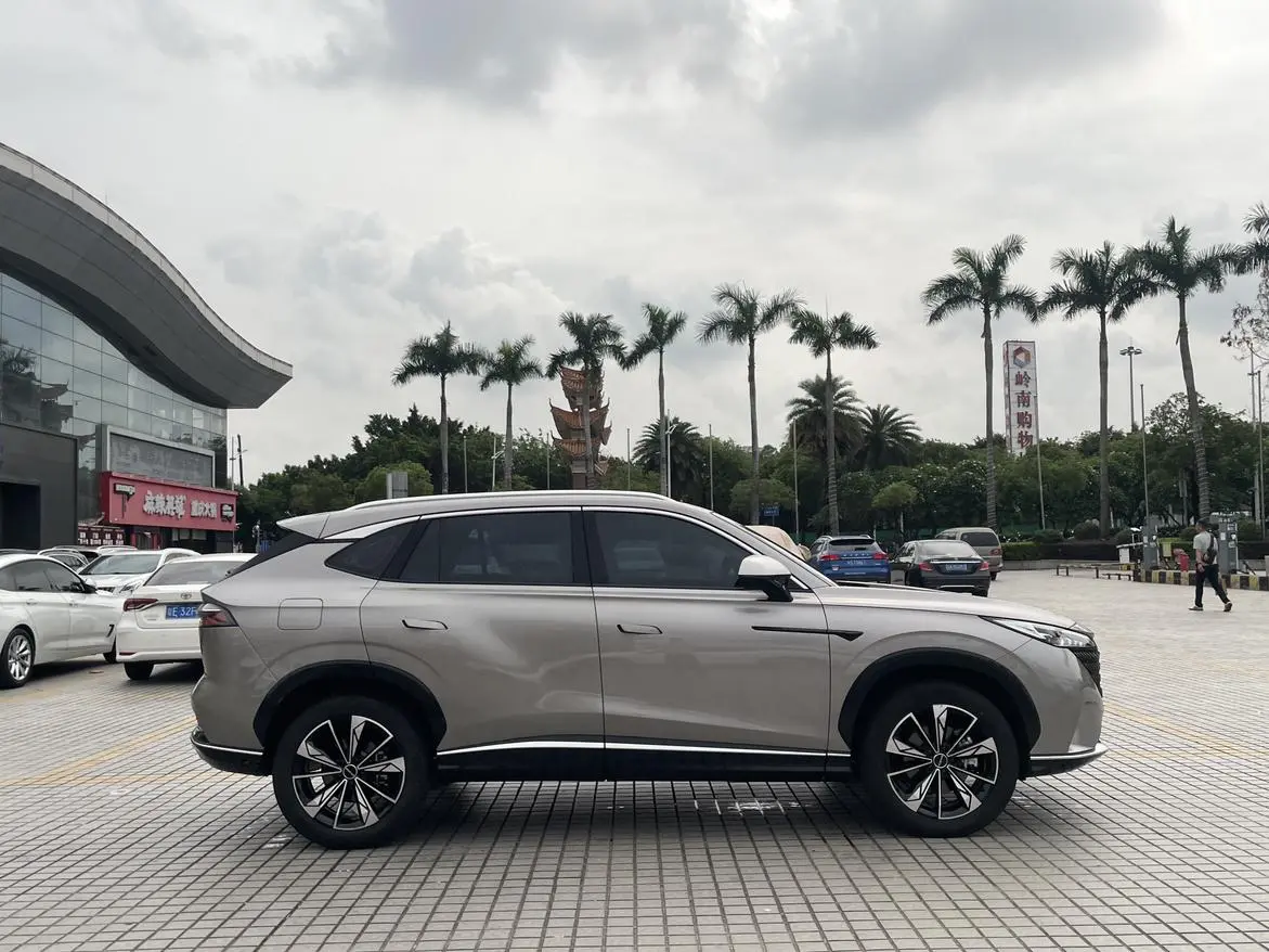 Roewe Roewe eRX5 Super Hybrid Premium Edition