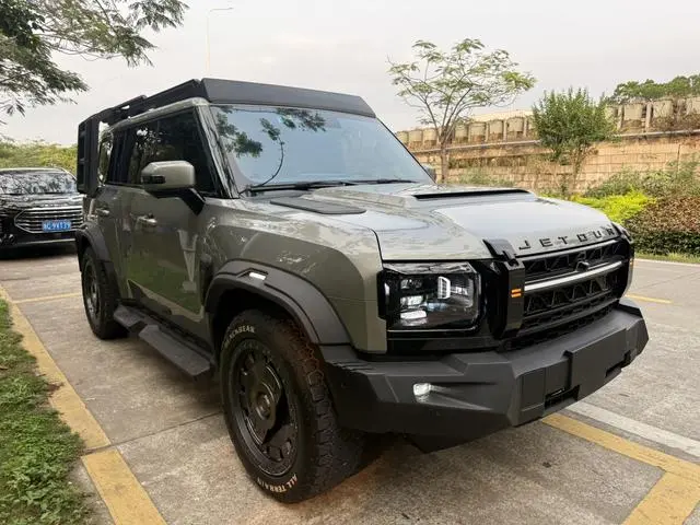 Chery Jetour Jet Traveler 2.0TD four-wheel drive Silver Dragon Wings
