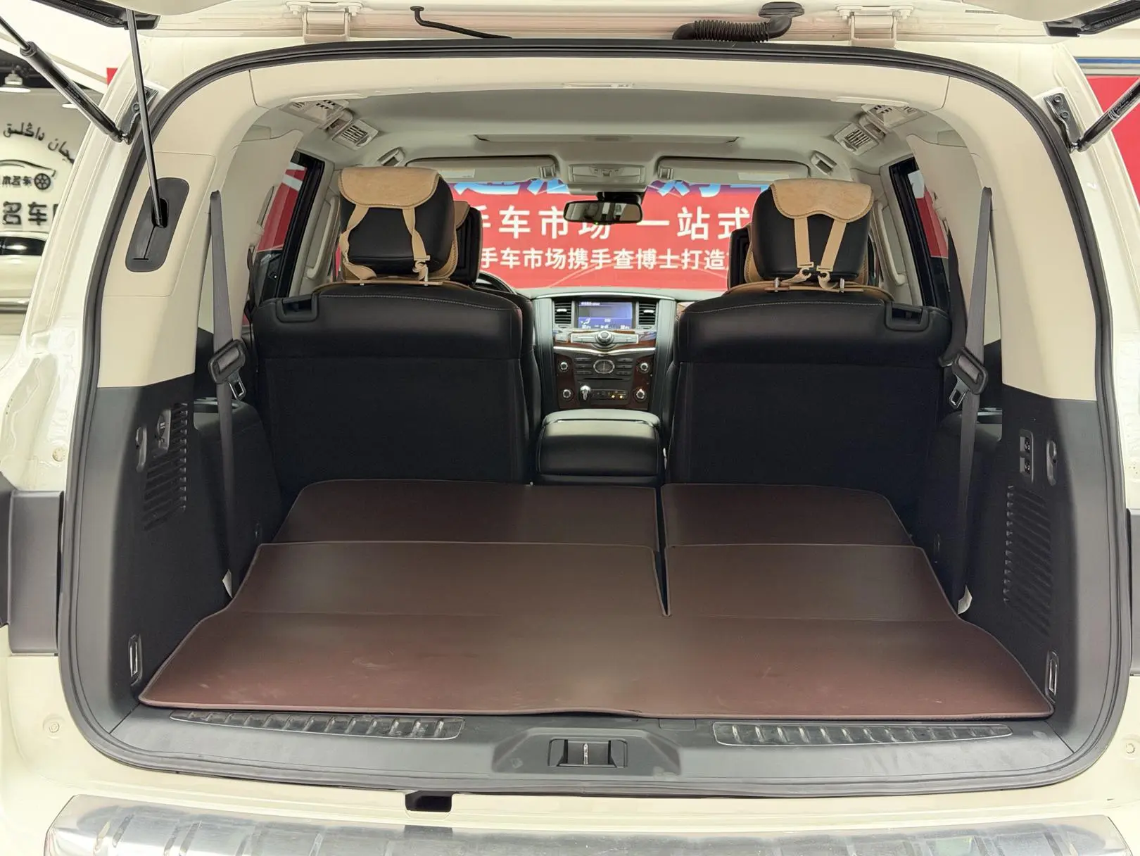 Infiniti Infiniti QX80 5.6L 4WD