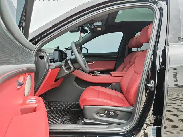 AITO Ask the world M5 Extended range Max RS four-wheel drive high-end smart driving version