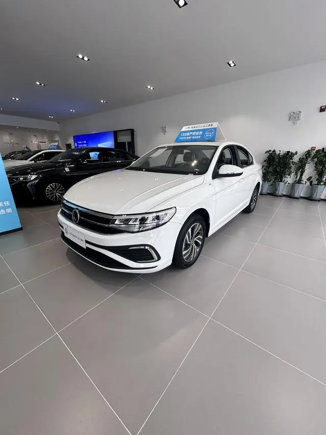 Volkswagen Bora 200TSI DSG Yuexing Navigation Edition