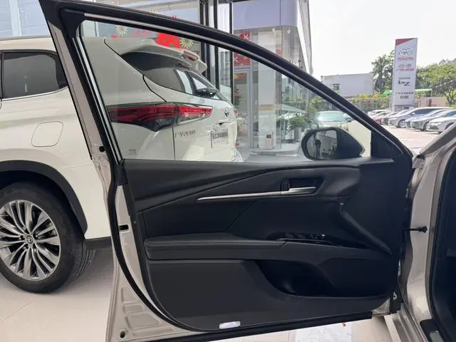 TOYOTA Camry Dual Engine 2.0 HGVP Deluxe Edition