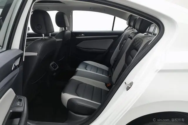 Volkswagen Bora 300TSI DSG Premium Edition