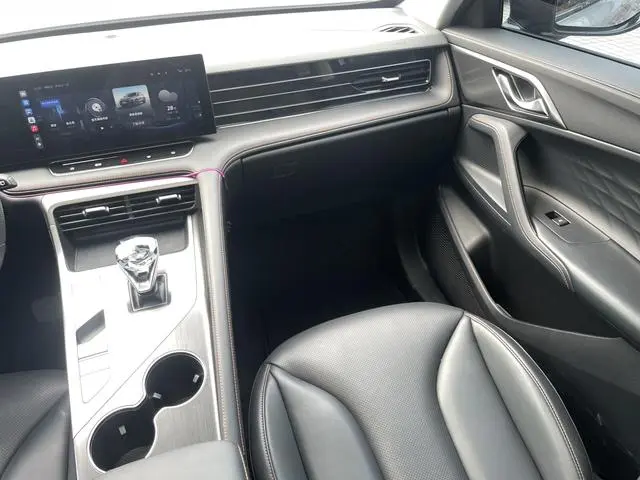 Roewe Roewe eRX5 Super Hybrid Premium Edition