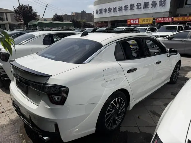 LYNK & CO Lynk 03 1.5TD DCT Jin Plus