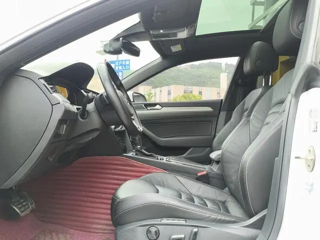 Volkswagen Volkswagen CC 330TSI Charm Edition Country VI