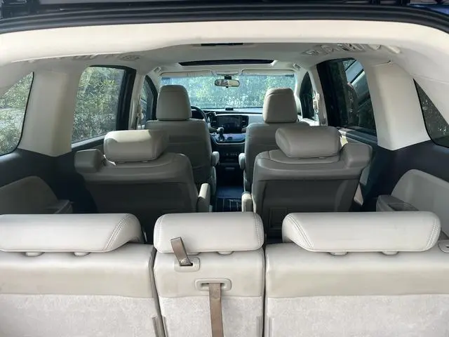 Honda Odyssey 2.4L Deluxe Edition