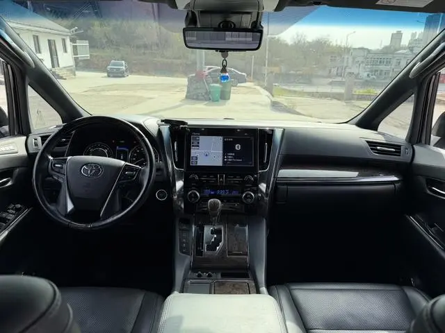 TOYOTA Elfa Dual Engine 2.5L Premium Edition