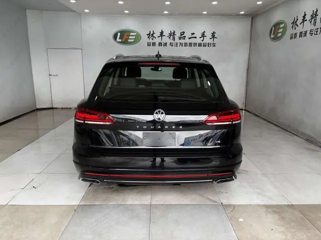 Volkswagen Touareg 3.0 TSI Sharp Front Version Country V