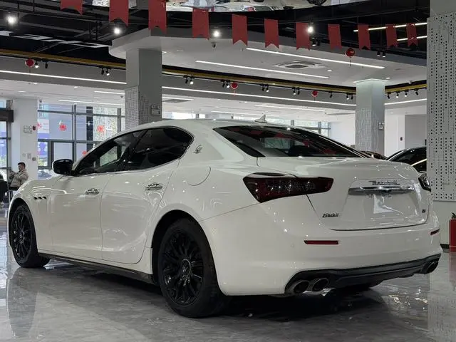 Maserati Ghibli 3.0T Standard Edition