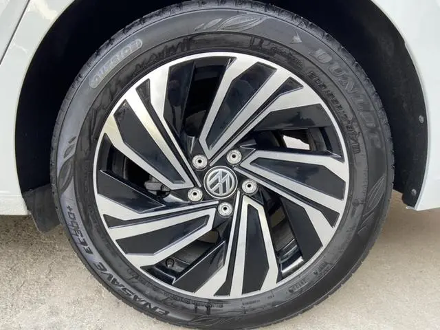 Volkswagen Sagitar 280TSI DSG Flying Edition