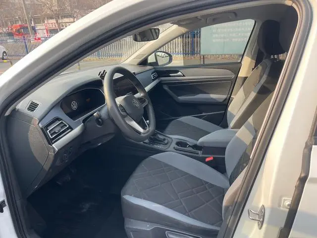 Volkswagen Lavida Facelift 1.5L automatic five million version