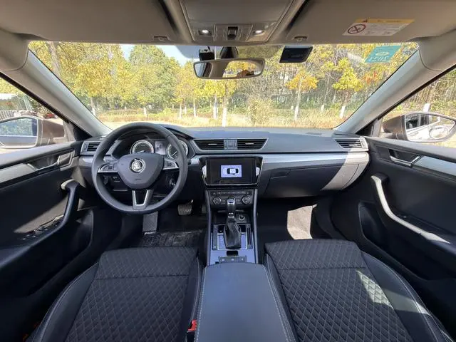 Skoda Speed pie ZI330 DSG Comfort Edition Country V
