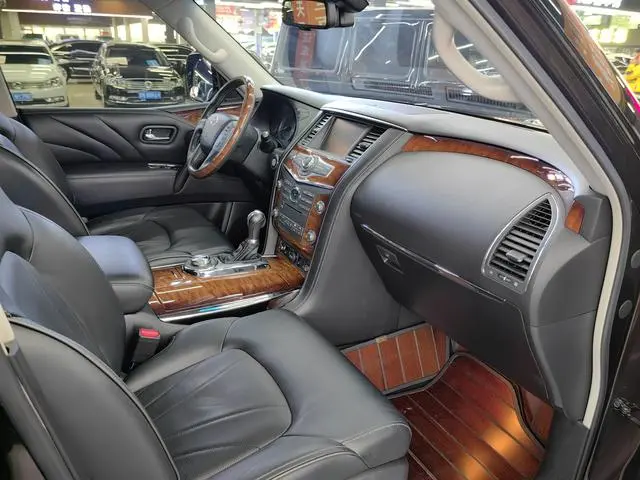 Infiniti Infiniti QX80 5.6L 4WD