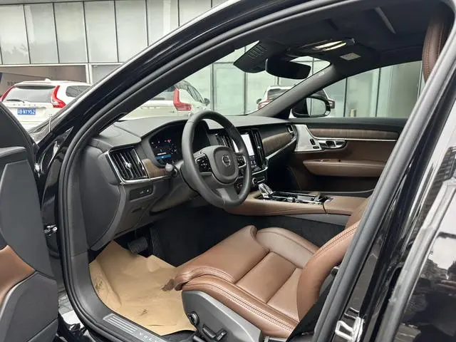 Volvo Volvo S90 PHEV T8 four-wheel drive long battery life Zhiya Deluxe Edition