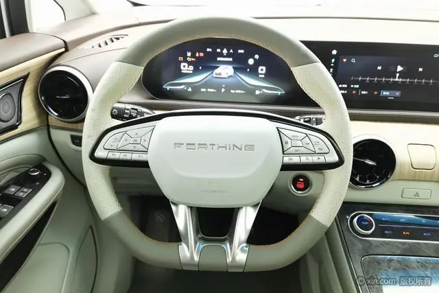 Dongfeng Fengxing Popular yachts 1.5T DCT Wave by Wave version