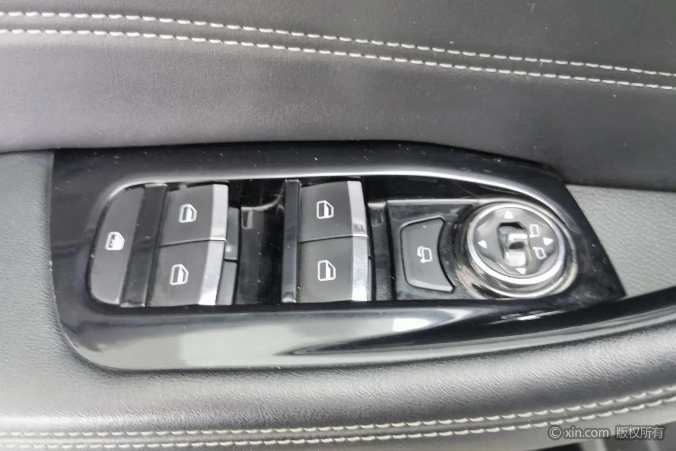 EXEED Xingtu Lingyun 1.6T two-wheel drive star version