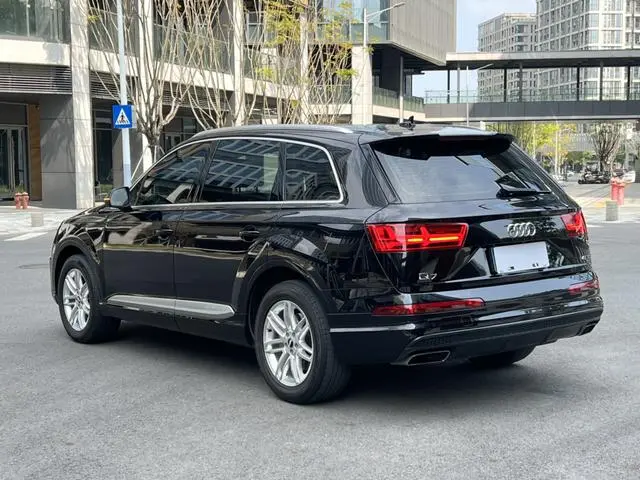 Audi Audi Q7 45 TFSI S line sporty