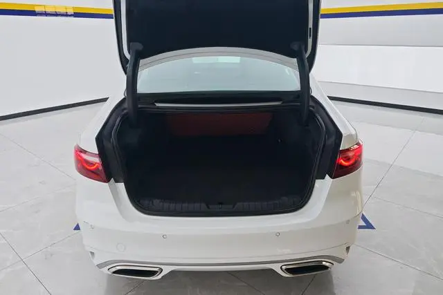 Jaguar Jaguar XFL 2.0T P250 two-wheel drive Exclusive Deluxe Edition