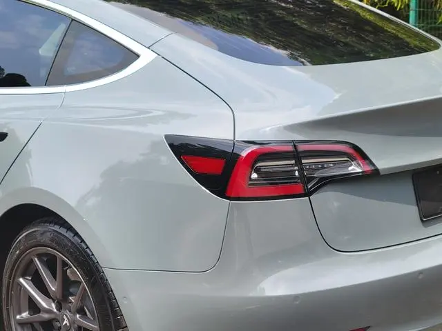 Tesla Model 3 Upgraded version of standard battery life rear drive