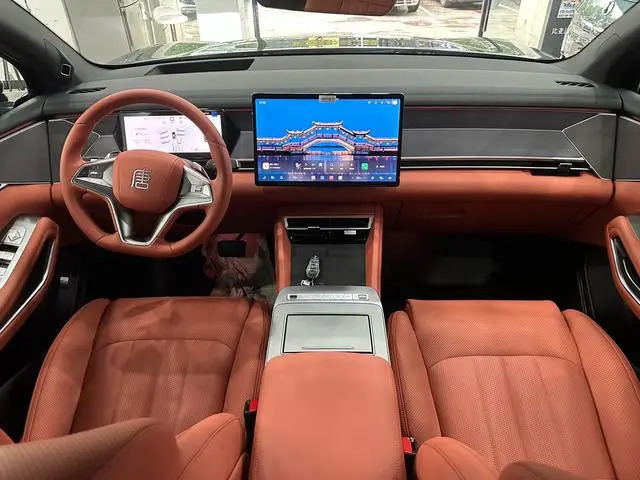 BYD Tang L DM DM-p 175KM four-wheel drive drone player version