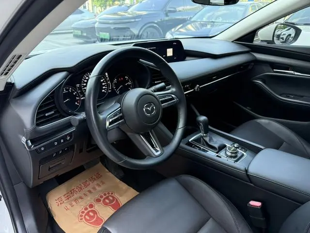 Mazda Mazda 3 Angkesaila 2.0L automatic warranty version