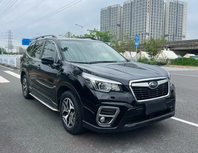 Subaru FORESTER Forester 2.0i Deluxe Edition EyeSight