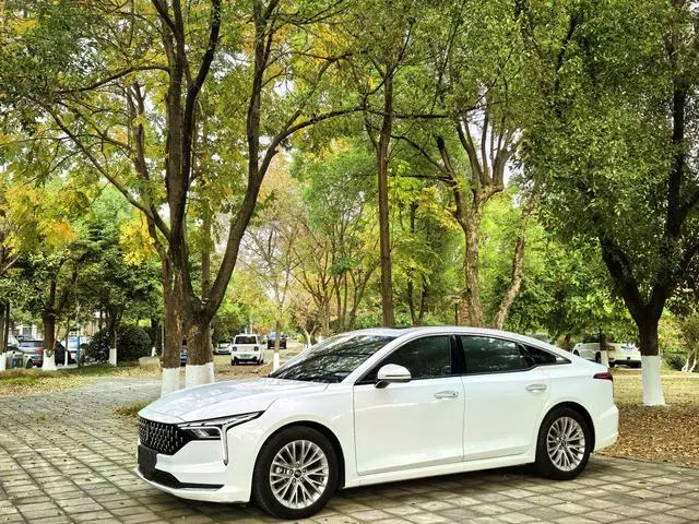 FAW Pentium B70 1.5T automatic Yuxiang type