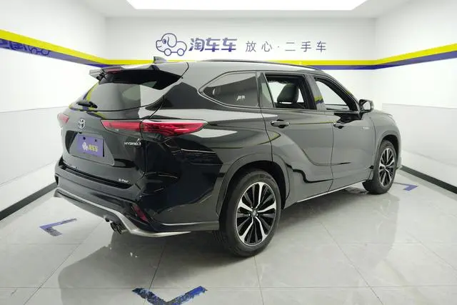 TOYOTA Crown Lufang 2.5L HEV four-wheel drive Premium Edition