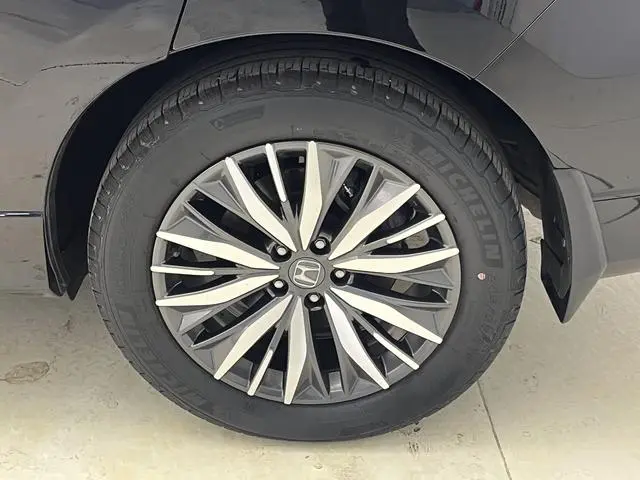 Honda Crown Road 370 TURBO 9AT Premium Edition AWD