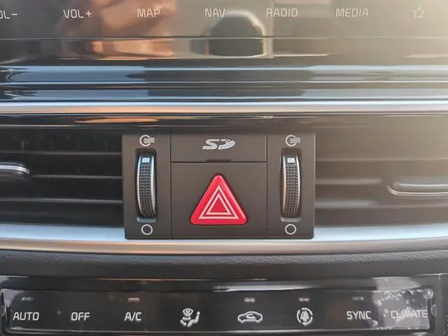 Kia Kia K3 1.5L CVT Smart Enjoy Internet Edition