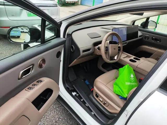 Li Auto Ideal i8 Standard edition