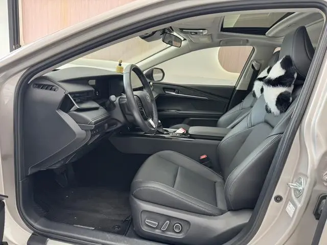 TOYOTA Camry Dual Engine 2.0 HGVP Deluxe Edition