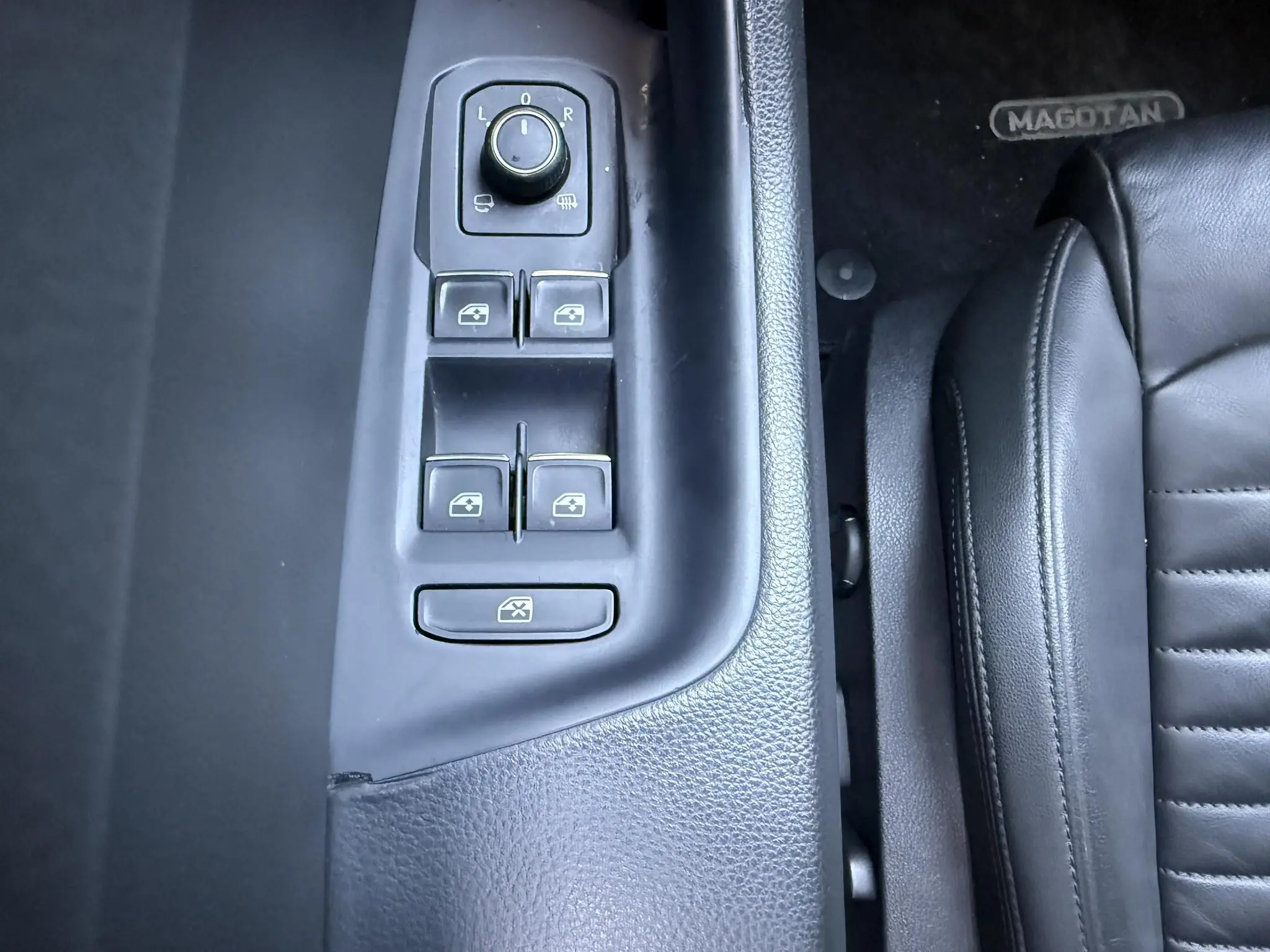 Volkswagen Magotan 330TSI DSG Luxury Country VI