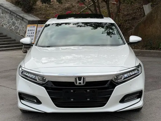 Honda Accord 260TURBO Premium Edition Country V