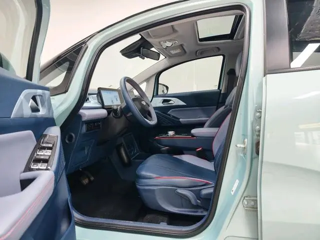 Geometry Geely Geometry E Firefly 401KM Thunderbolt Tiger