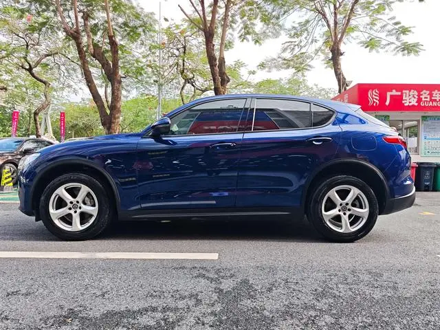 Alfa Romeo Stelvio 2.0T 200HP Elite Edition