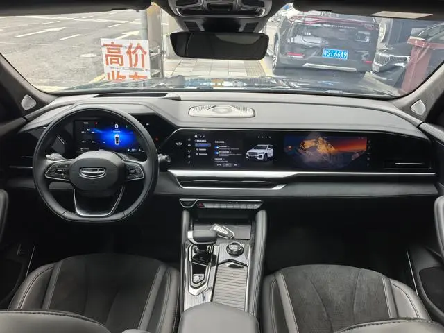 Geely Xingyue L 2.0TD high-power automatic two-wheel drive Skyrim version