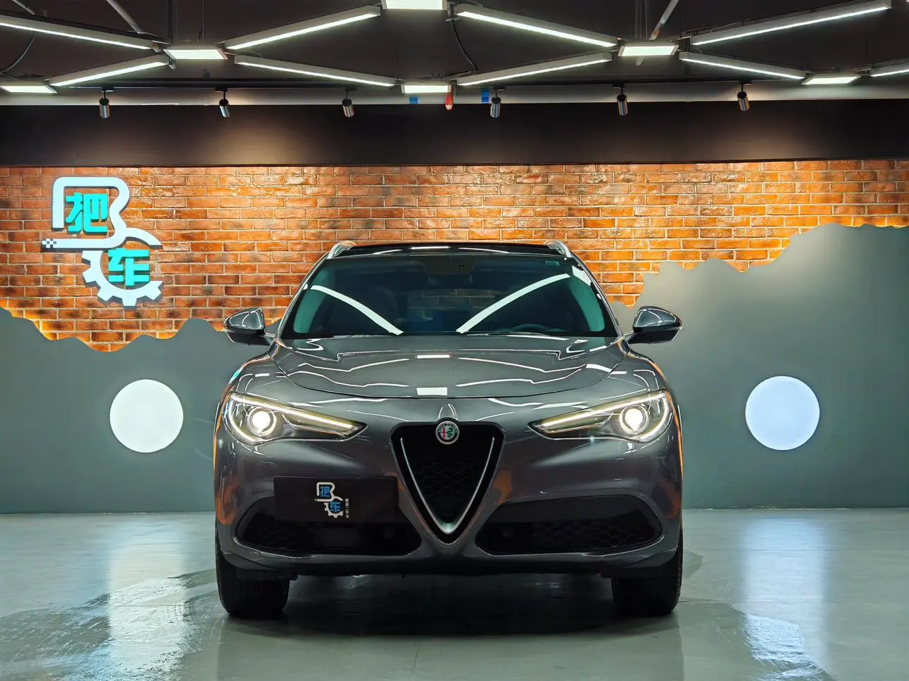 Alfa Romeo Stelvio 2.0T 280HP Deluxe Edition