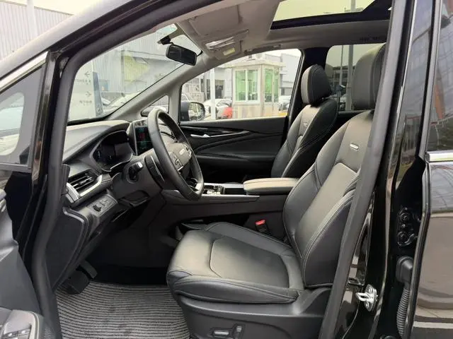 Maxus Chase G50 PLUS 1.5T automatic escort version