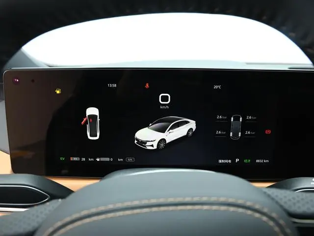 VOYAH Lantu chasing light PHEV Ultra-long battery life, four-wheel drive ultimate edition