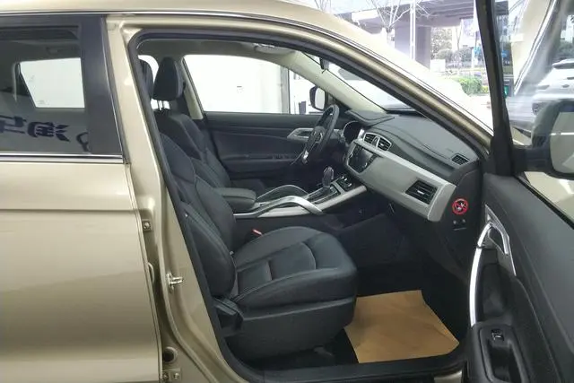 Geely Boyue 1.8TD automatic two-wheel drive intelligent 4G connected version