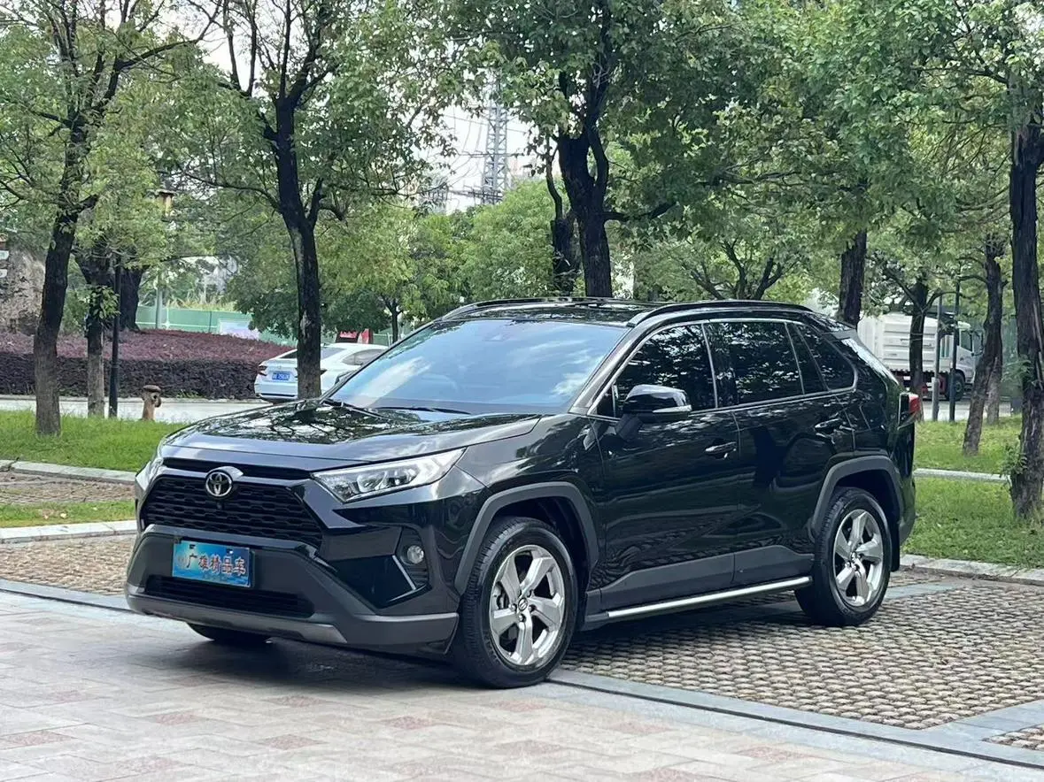 TOYOTA RAV4 Rongfang 2.0L CVT two-wheel drive fashion Plus version