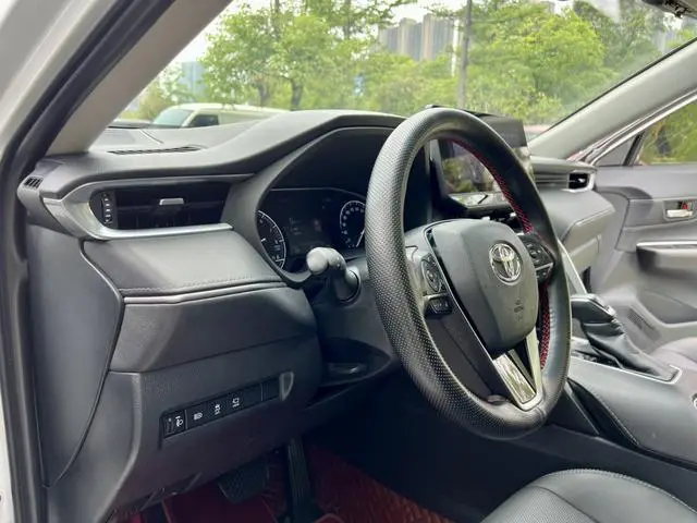TOYOTA Ling Fang HARRIER 2.0L CVT two-wheel drive exclusive edition