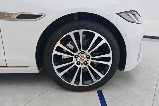 Jaguar Jaguar XFL 2.0T P250 two-wheel drive Exclusive Deluxe Edition