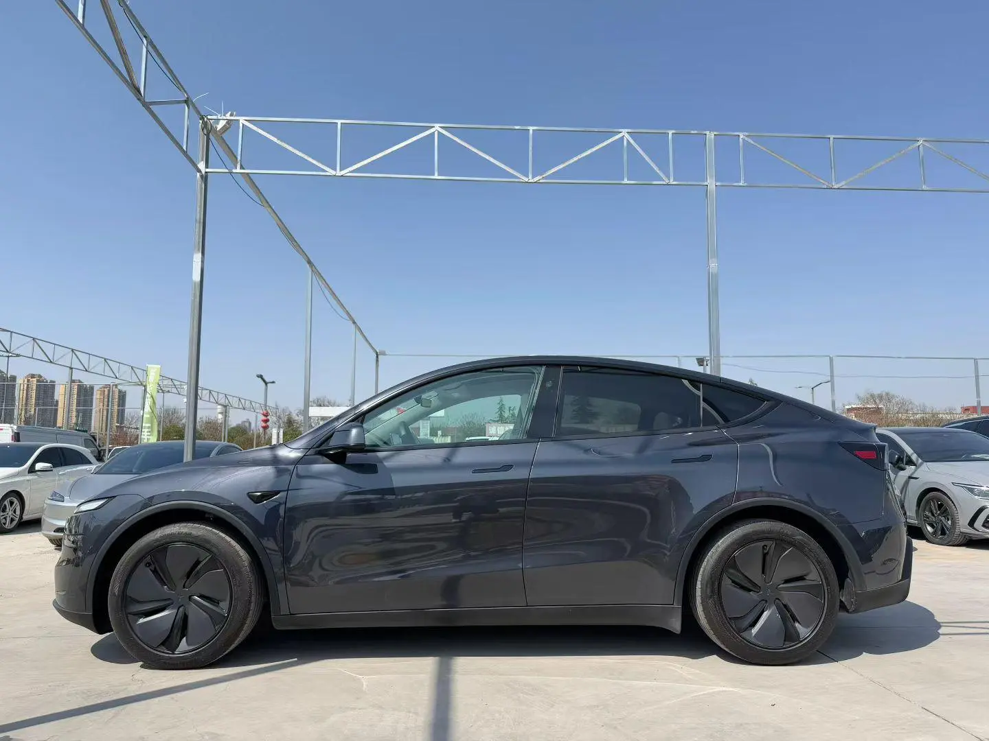 Tesla Model Y Rear-wheel drive version