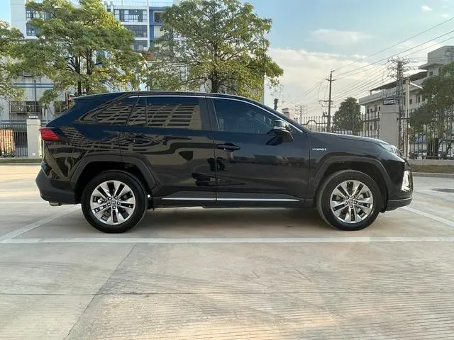 TOYOTA Wilanda Dual engine 2.5L two-wheel drive deluxe edition