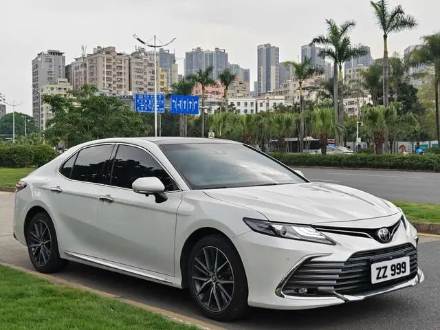 TOYOTA Camry 2.5G Deluxe Edition