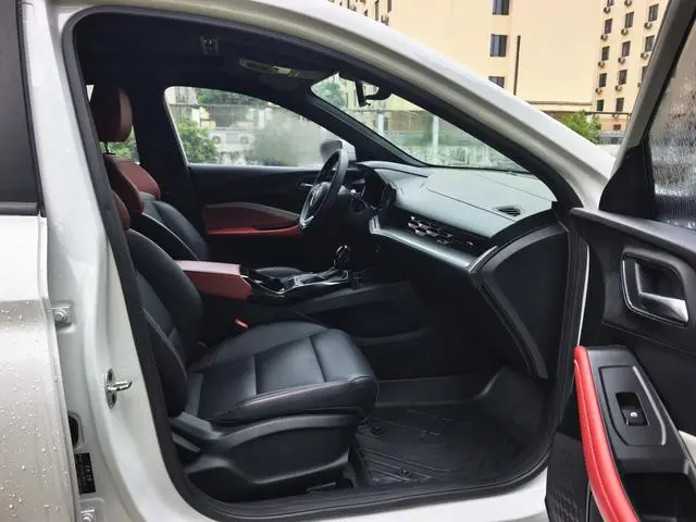 MG MG5 180DVVT CVT Youth Deluxe Edition